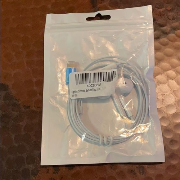 Lightning connector earbuds brand new